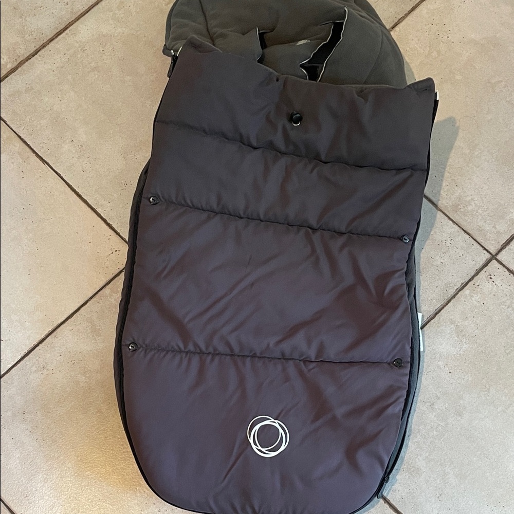 Bugaboo dark gray Padded Footmuff with zipper great condition for baby stroller